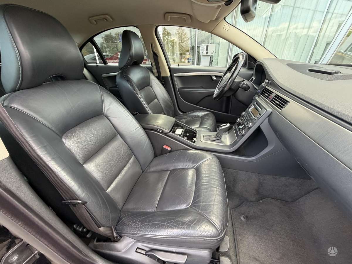 Volvo S80, 2.4 l., Седан