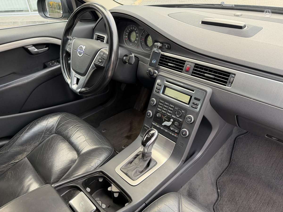 Volvo S80, 2.4 l., Седан