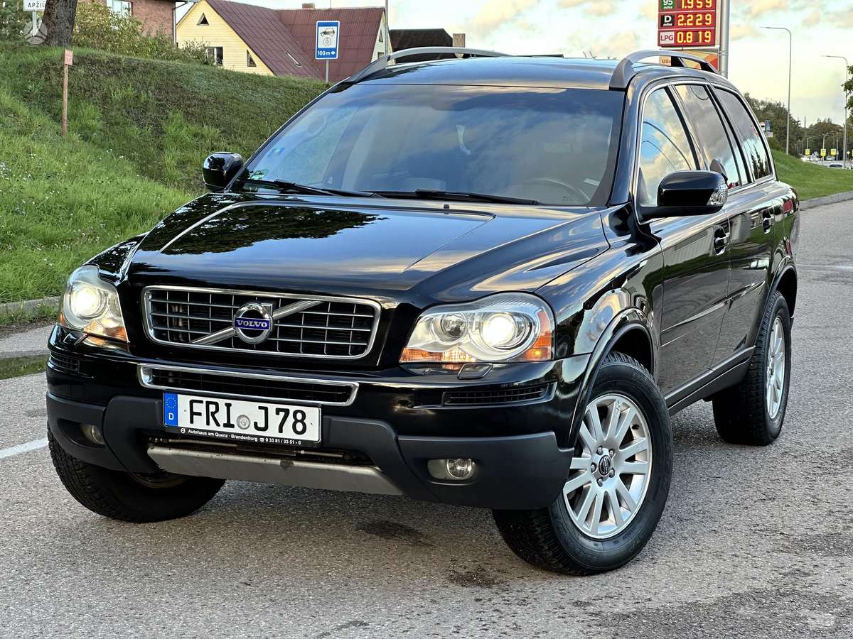 Volvo XC90 - 1
