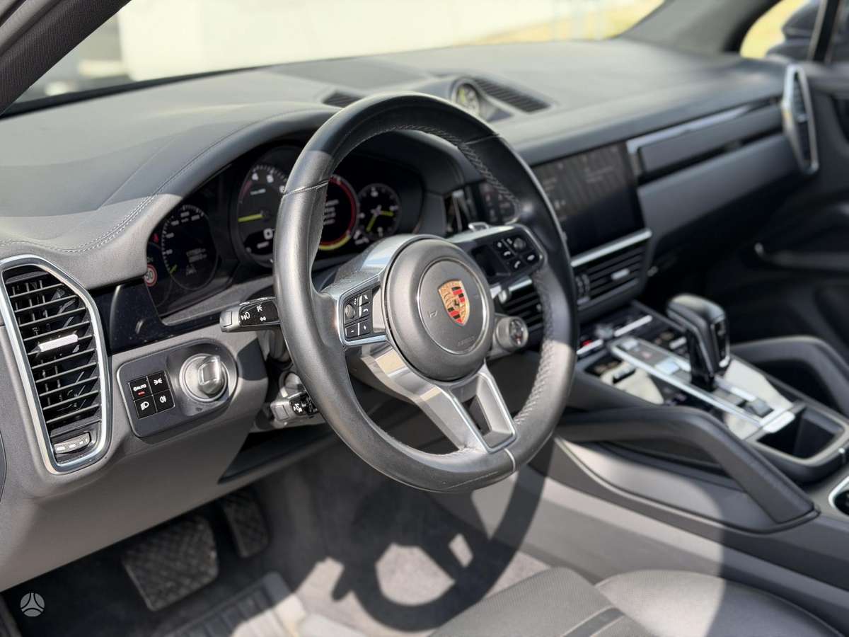 Porsche Cayenne - 7