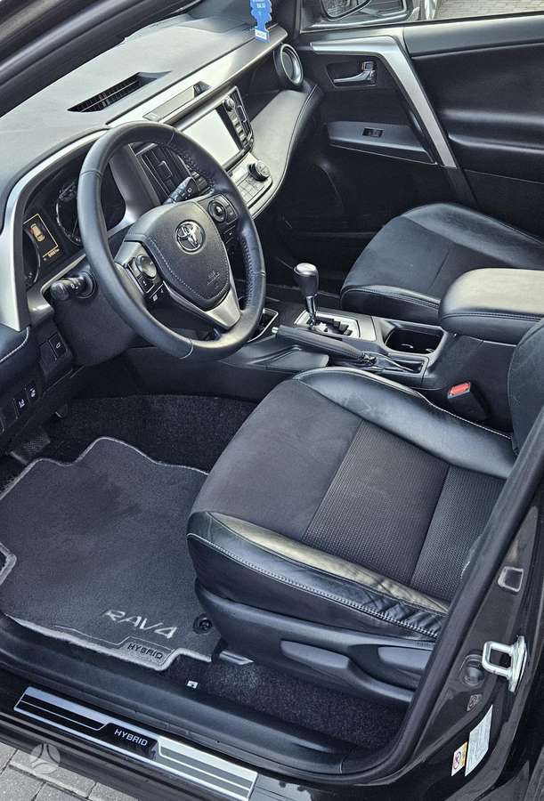 Toyota RAV4 - 11