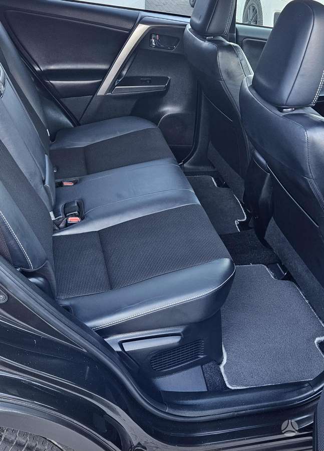 Toyota RAV4 - 12
