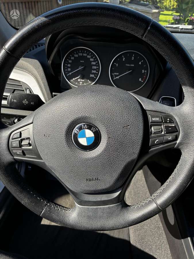 BMW 114, 1.6 l., hatchback