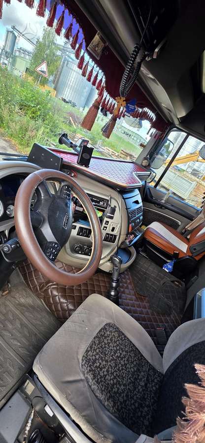DAF 105XF, 2 спальных места