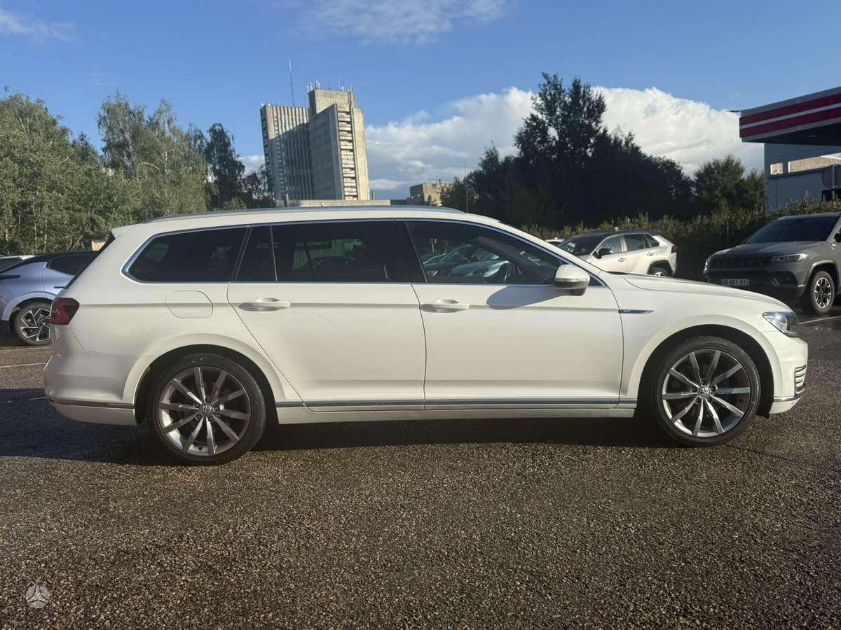 Volkswagen Passat - 7