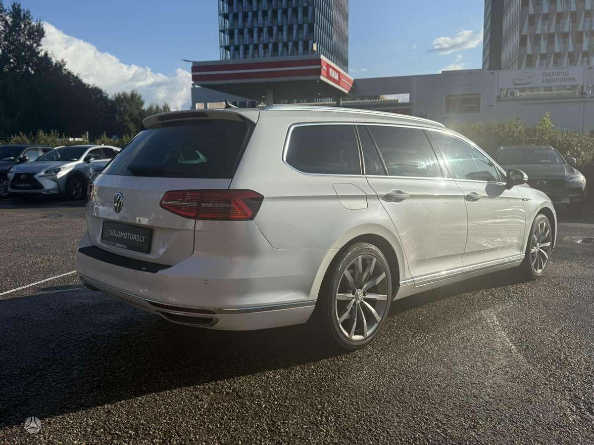 Volkswagen Passat - 6