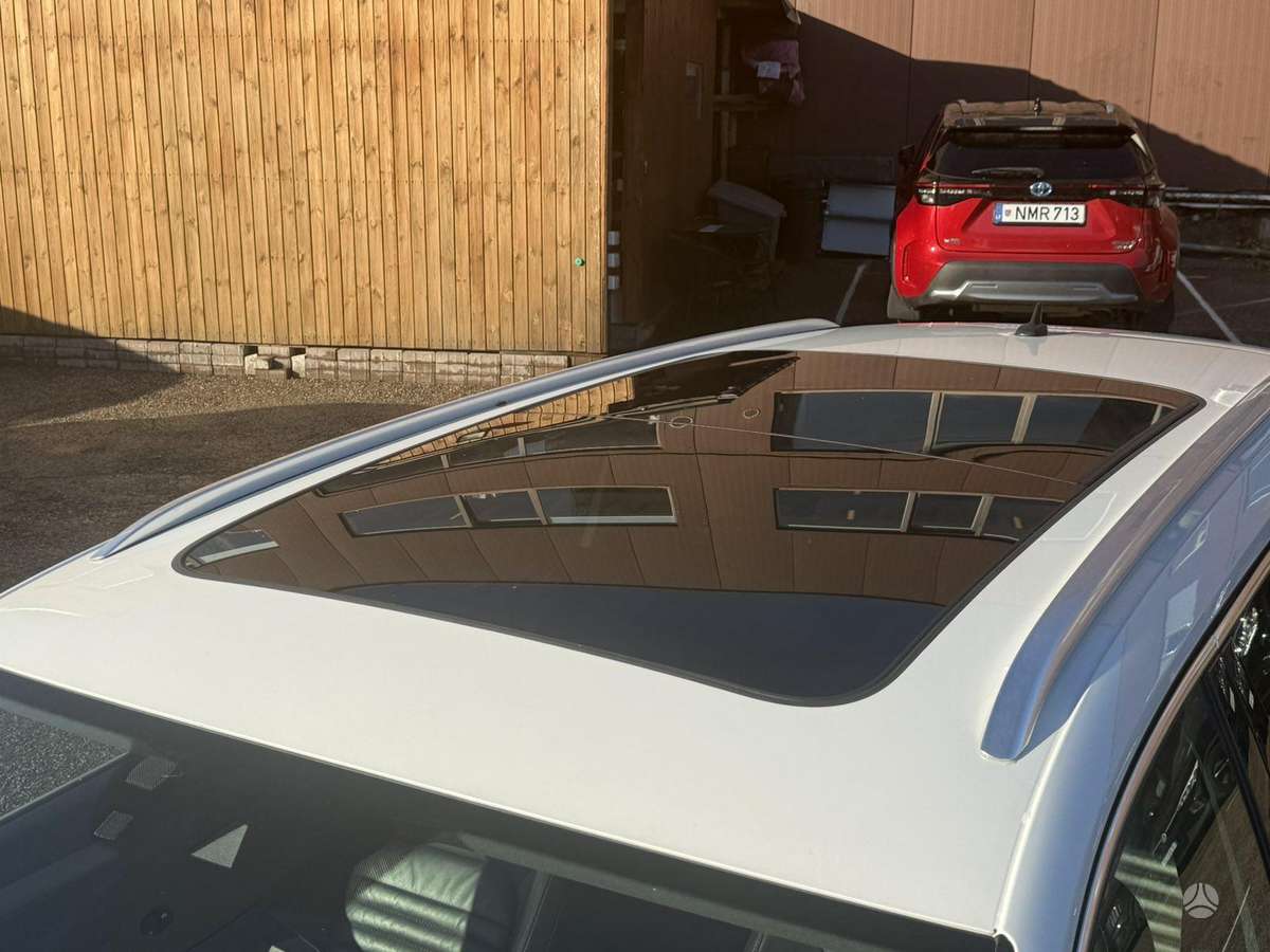 Volkswagen Passat - 11