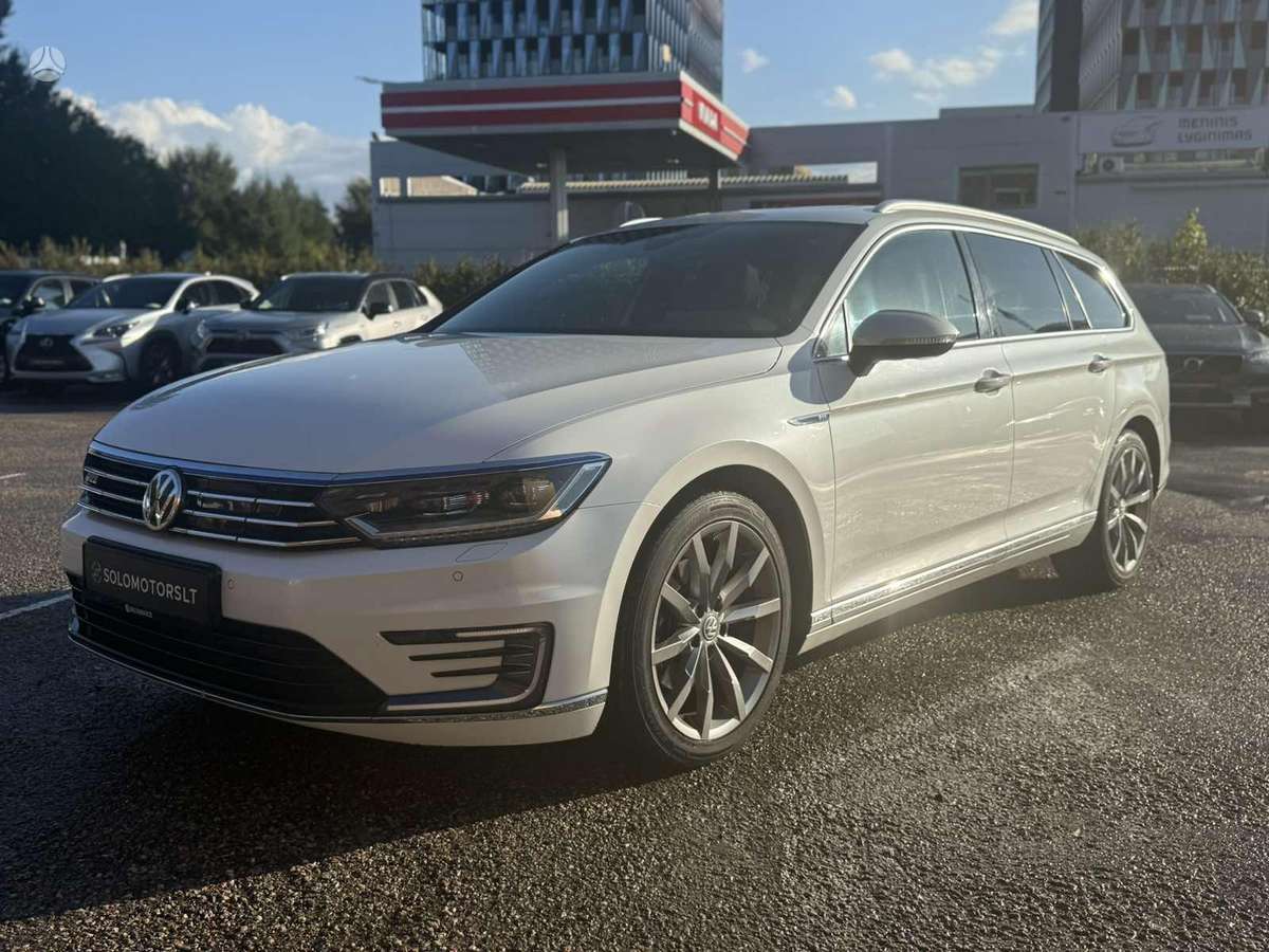 Volkswagen Passat - 2