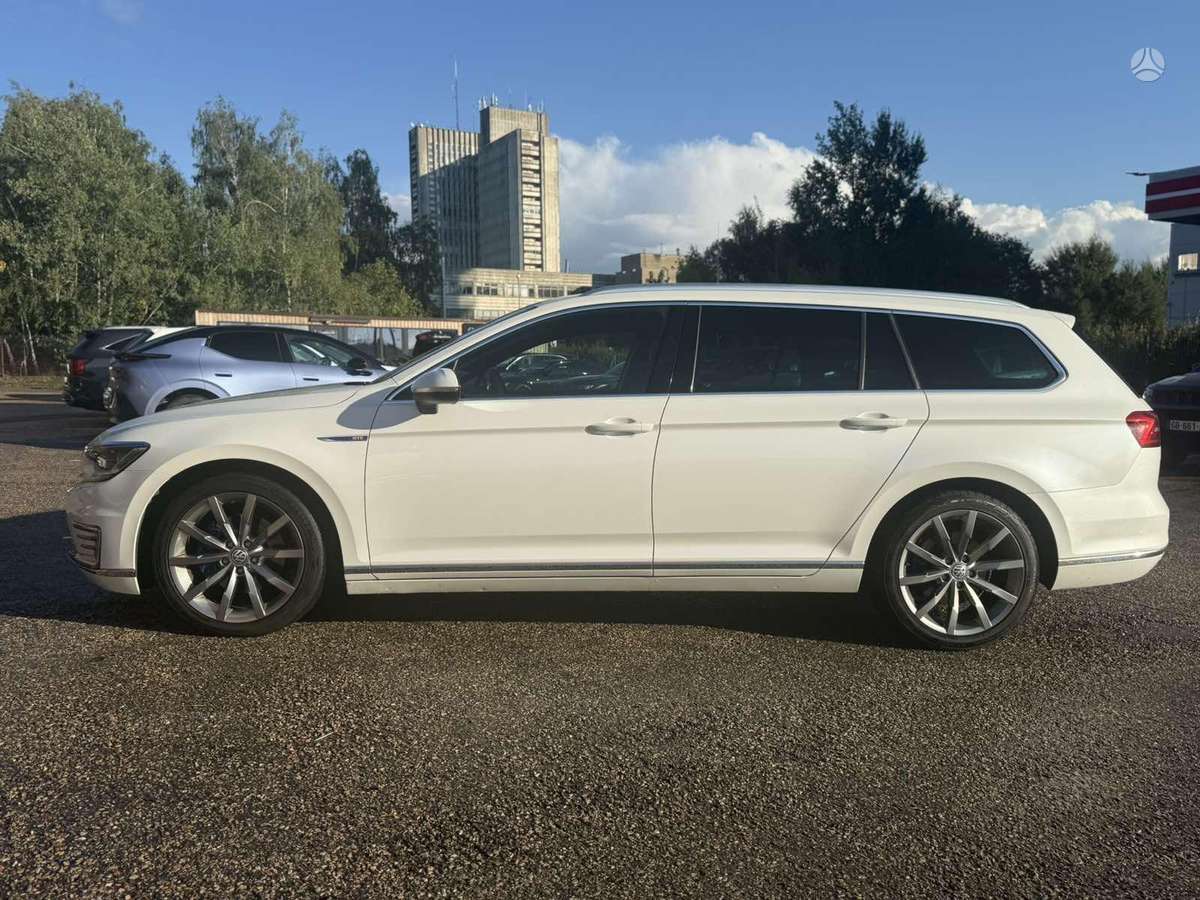 Volkswagen Passat - 3