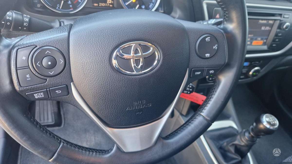 Toyota Auris - 11
