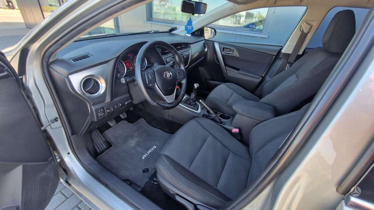 Toyota Auris - 12
