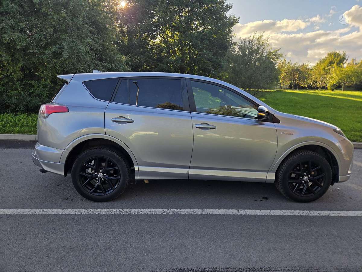 Toyota RAV4 - 6