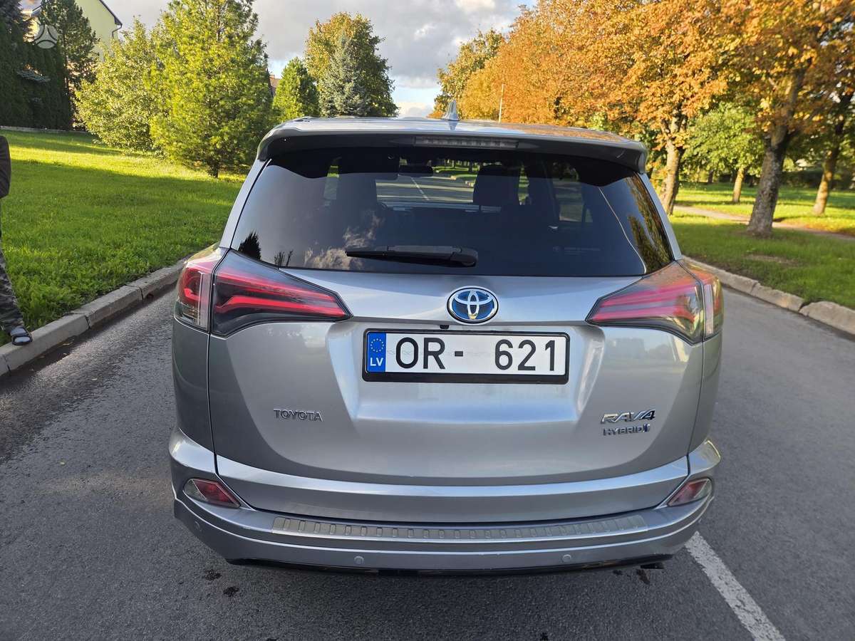 Toyota RAV4 - 4