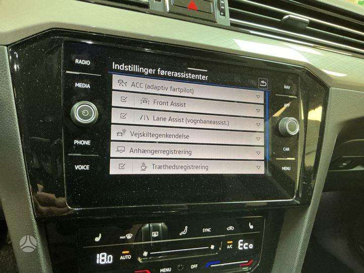 Volkswagen Passat - 11
