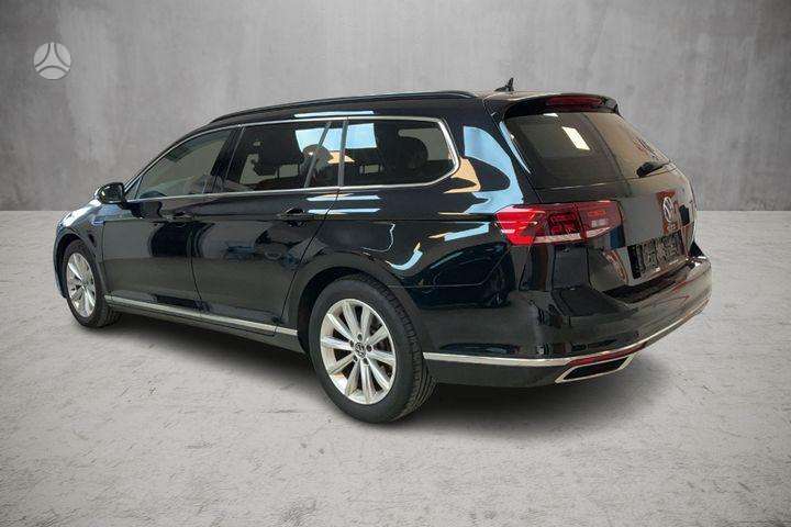 Volkswagen Passat - 4