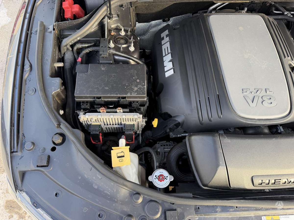 Dodge Durango, 5.7 l., off-road / crossover