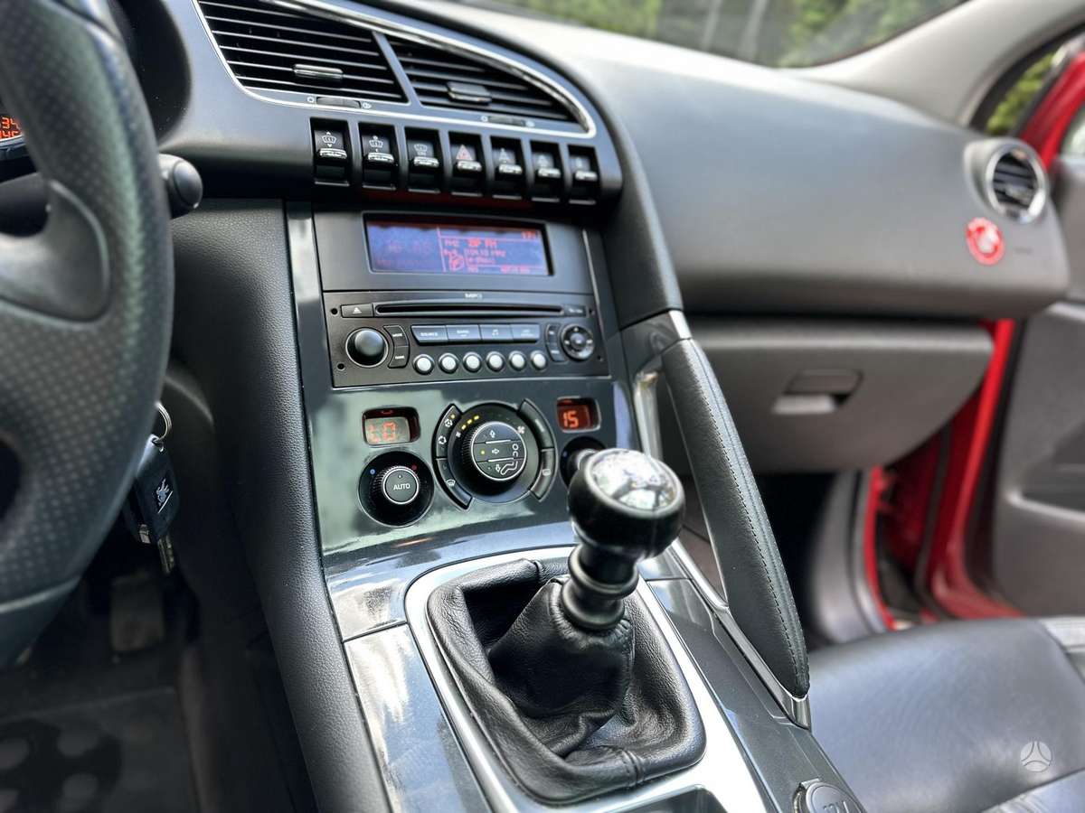Peugeot 3008, 1.6 l., Минивэн