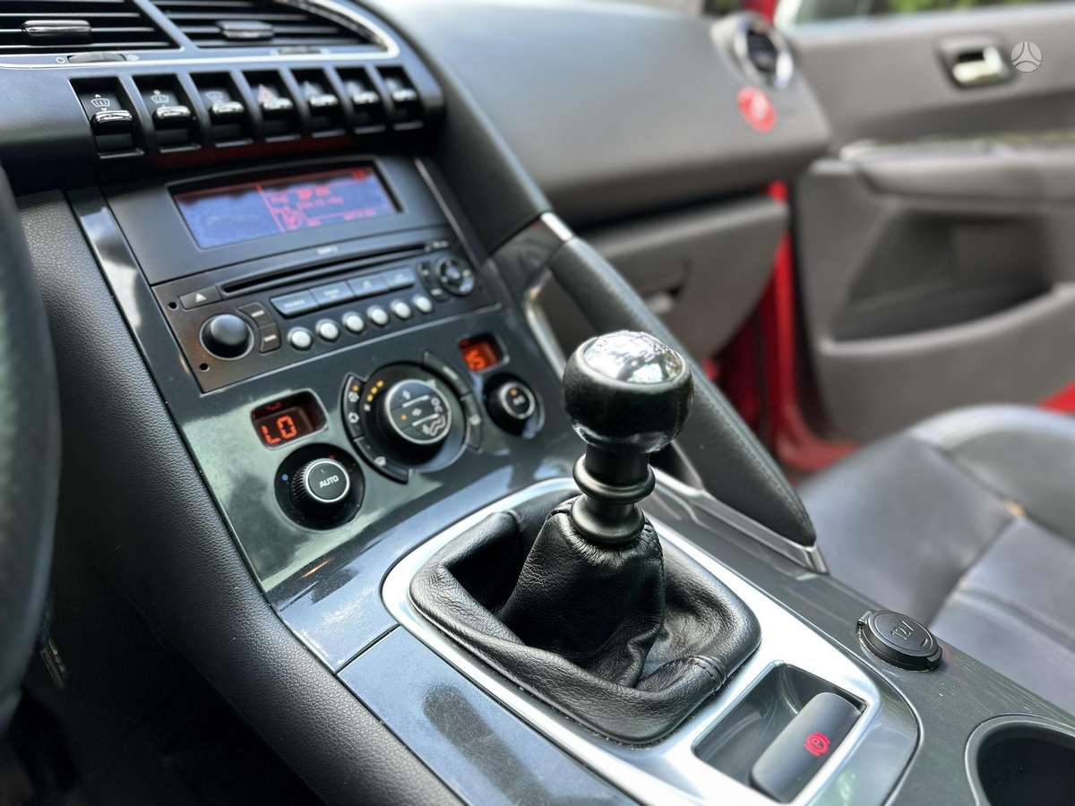 Peugeot 3008, 1.6 l., Минивэн