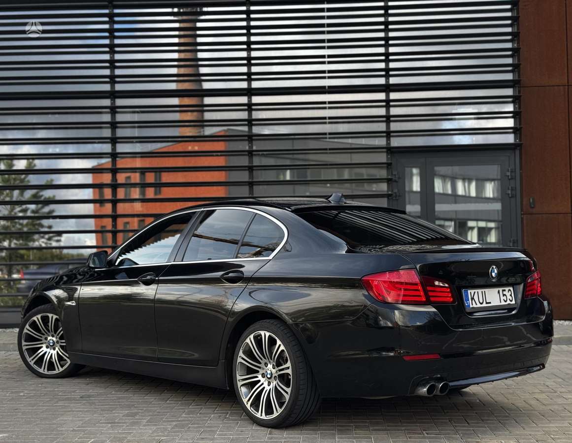 BMW 525, 3.0 l., Седан