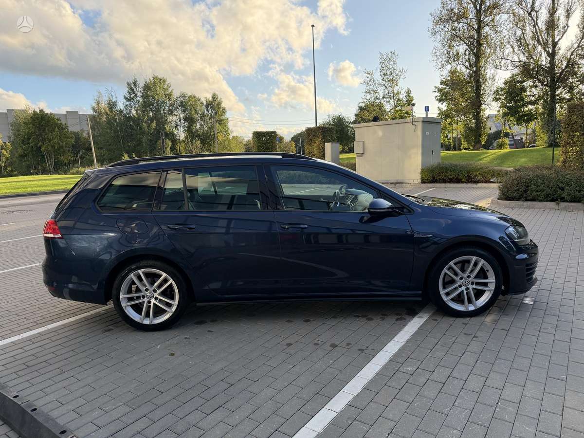 Volkswagen Golf - 6
