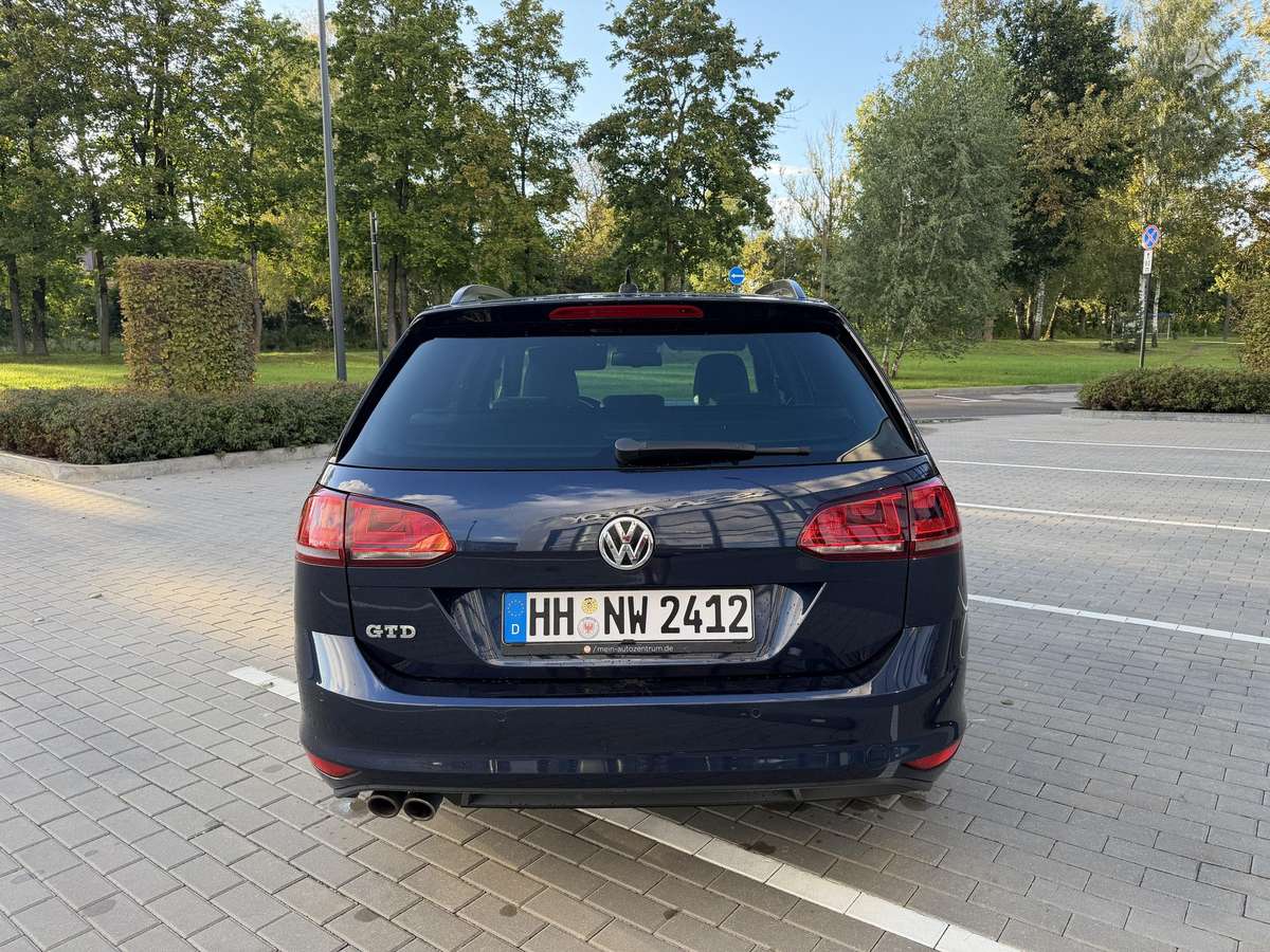 Volkswagen Golf - 8