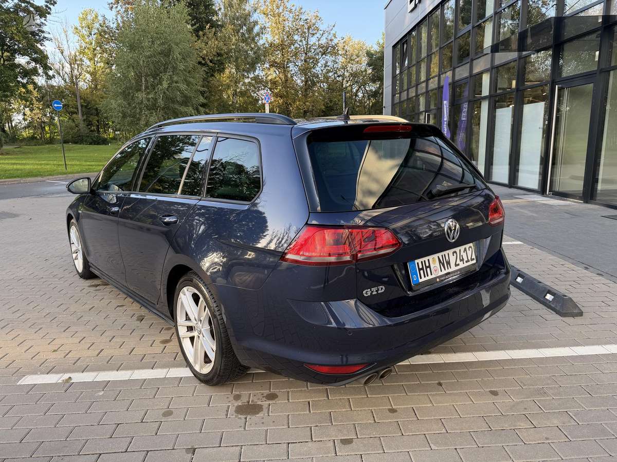 Volkswagen Golf - 9