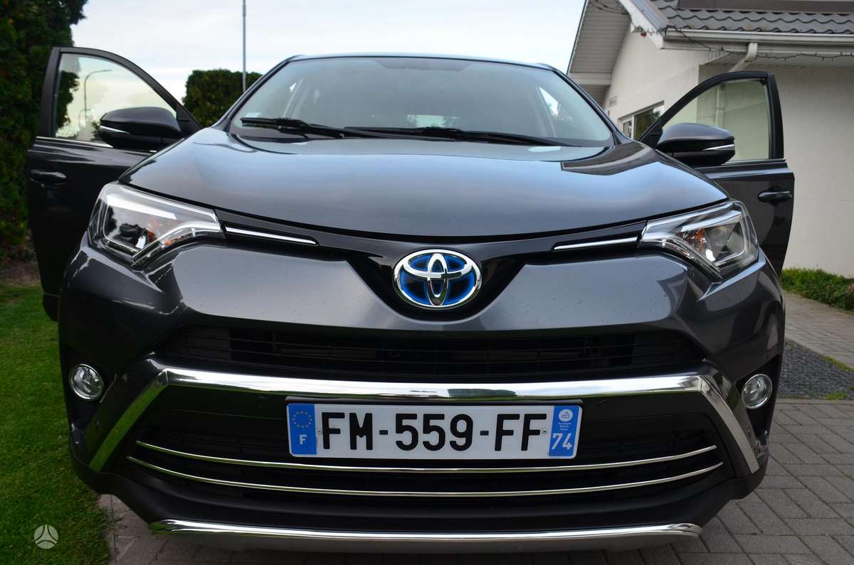 Toyota RAV4 - 8