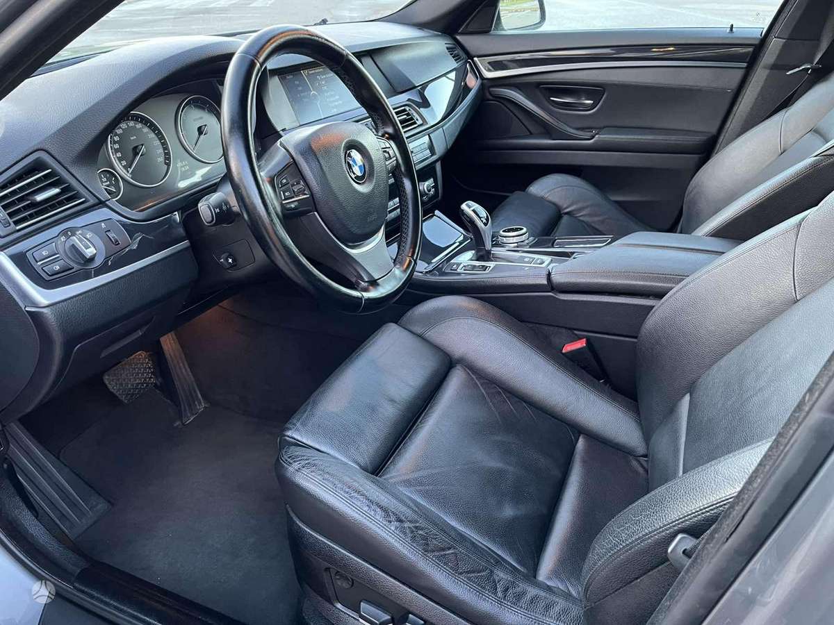 BMW 520, Седан