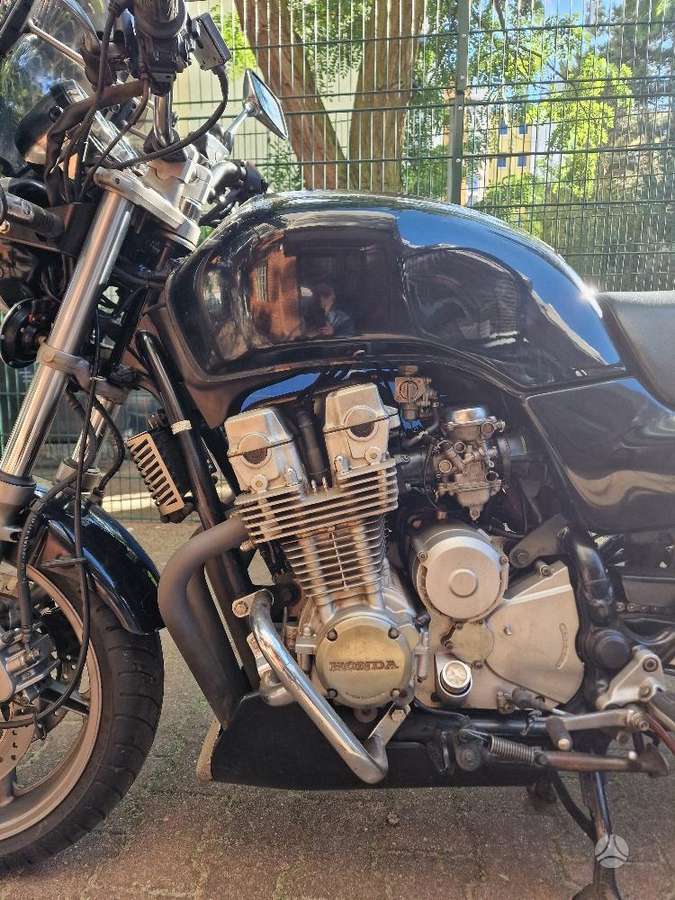 Honda CB 750cc, street / classic