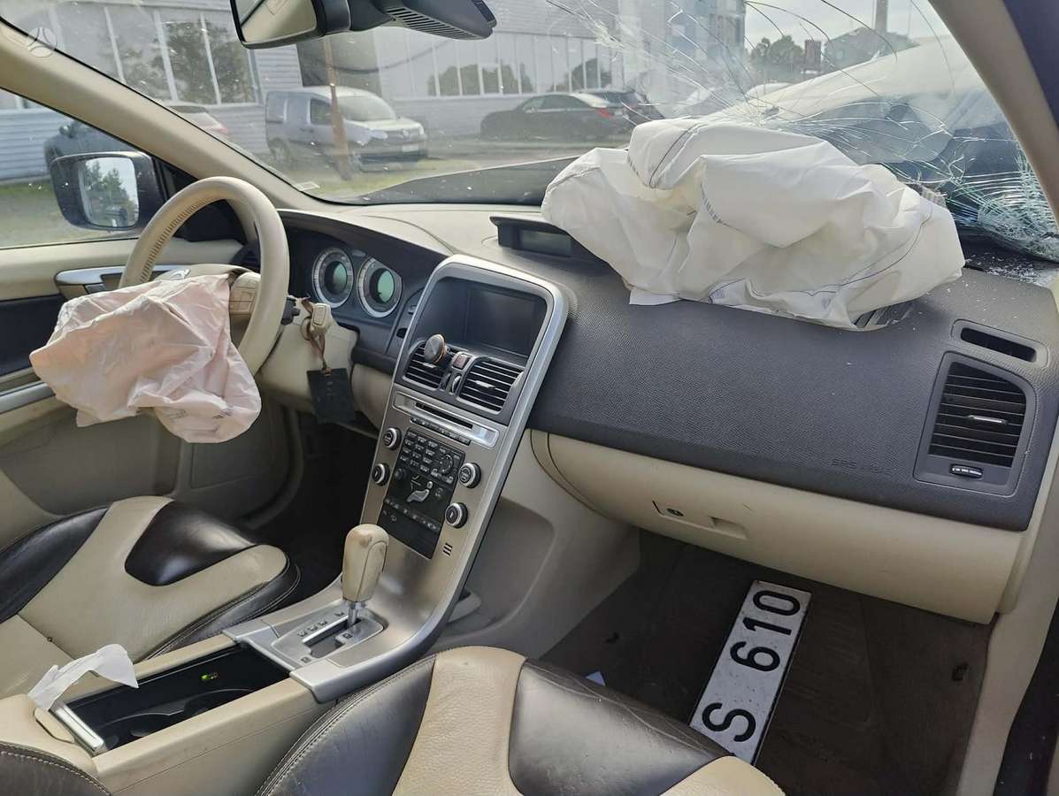 Volvo XC60 - 2