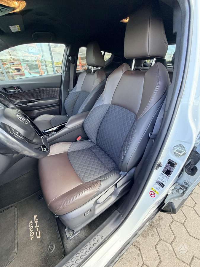 Toyota C-HR - 9
