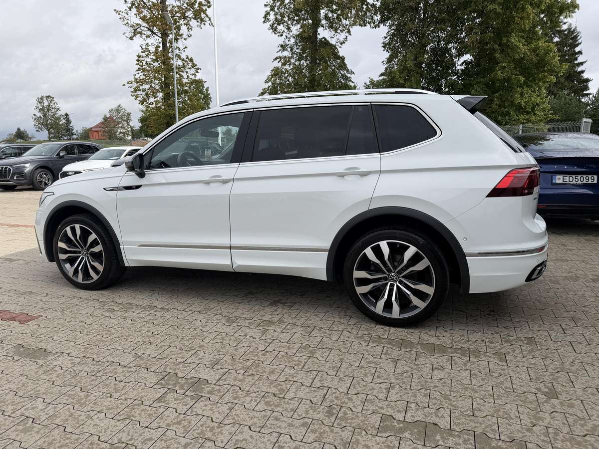 Volkswagen Tiguan Allspace - 11