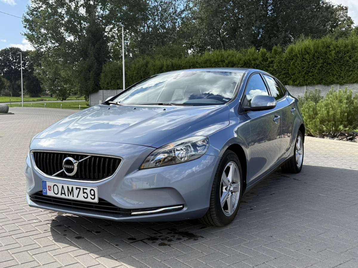 Volvo V40, 2.0 l., hatchback