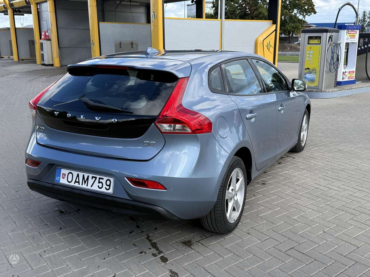 Volvo V40, 2.0 l., hatchback