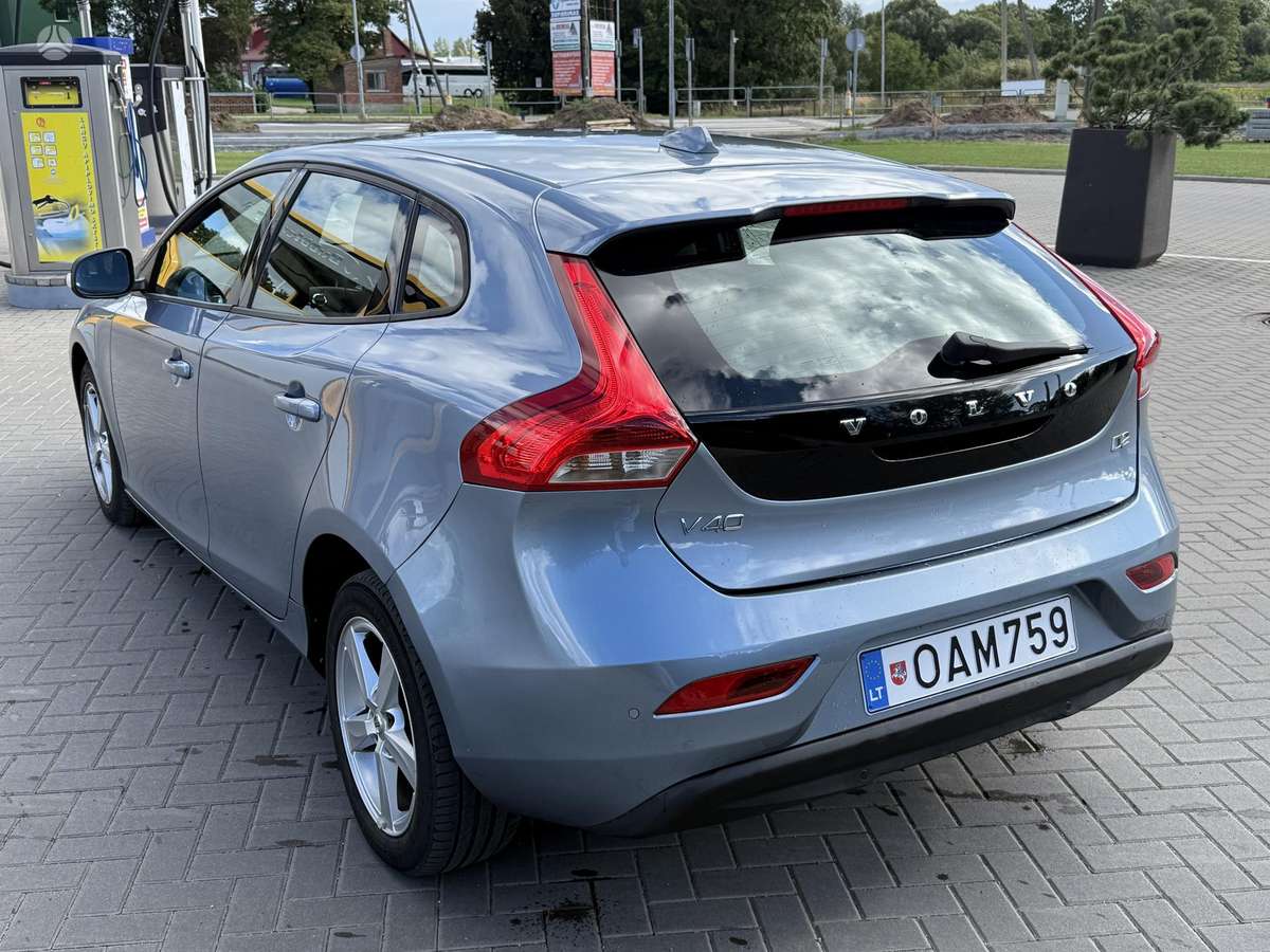 Volvo V40, 2.0 l., hatchback
