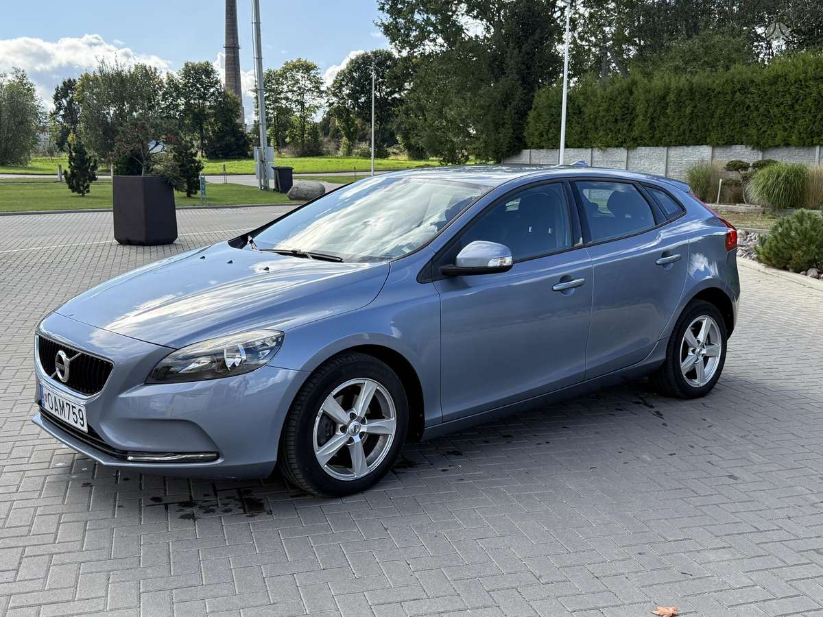Volvo V40, 2.0 l., hatchback