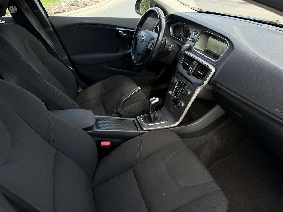 Volvo V40, 2.0 l., hatchback