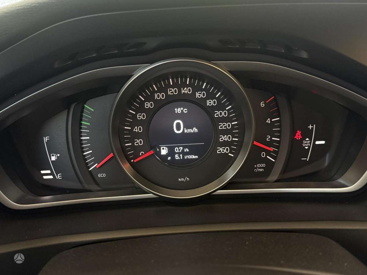 Volvo V40, 2.0 l., hatchback