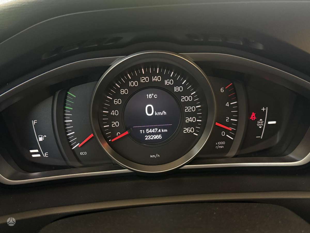 Volvo V40, 2.0 l., hatchback