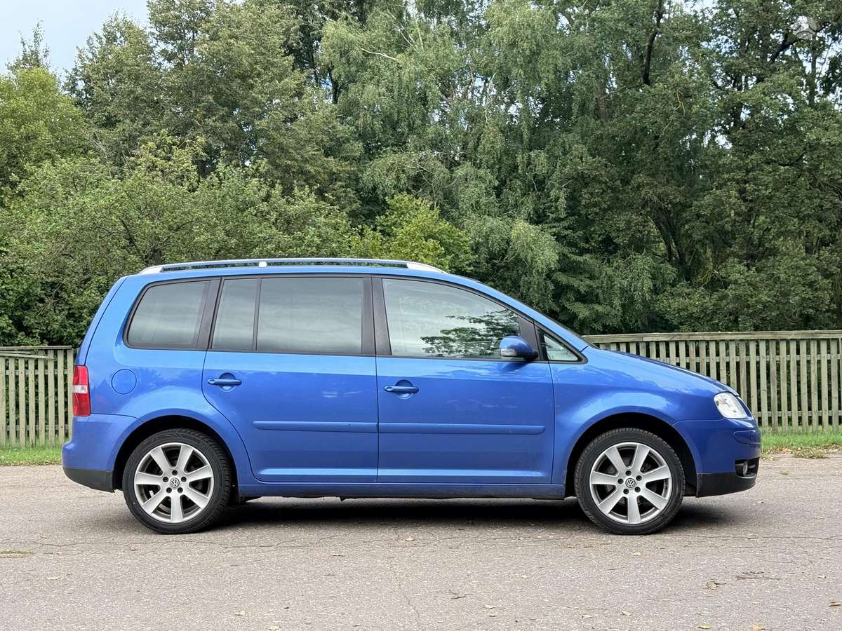 Volkswagen Touran - 2