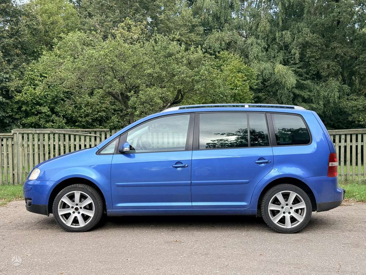 Volkswagen Touran - 3