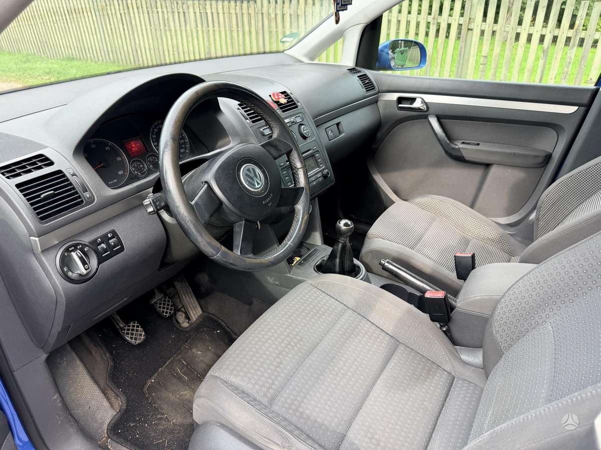 Volkswagen Touran - 7