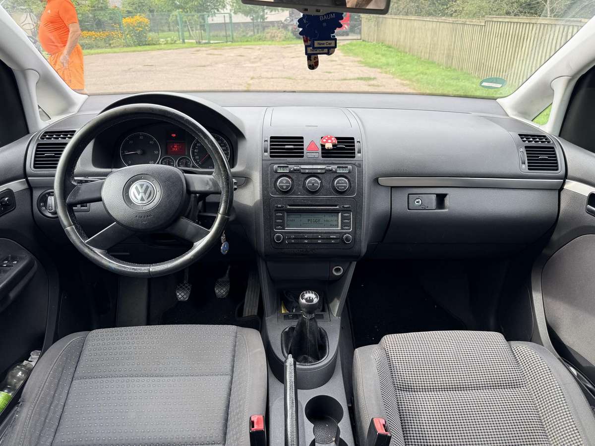 Volkswagen Touran - 8