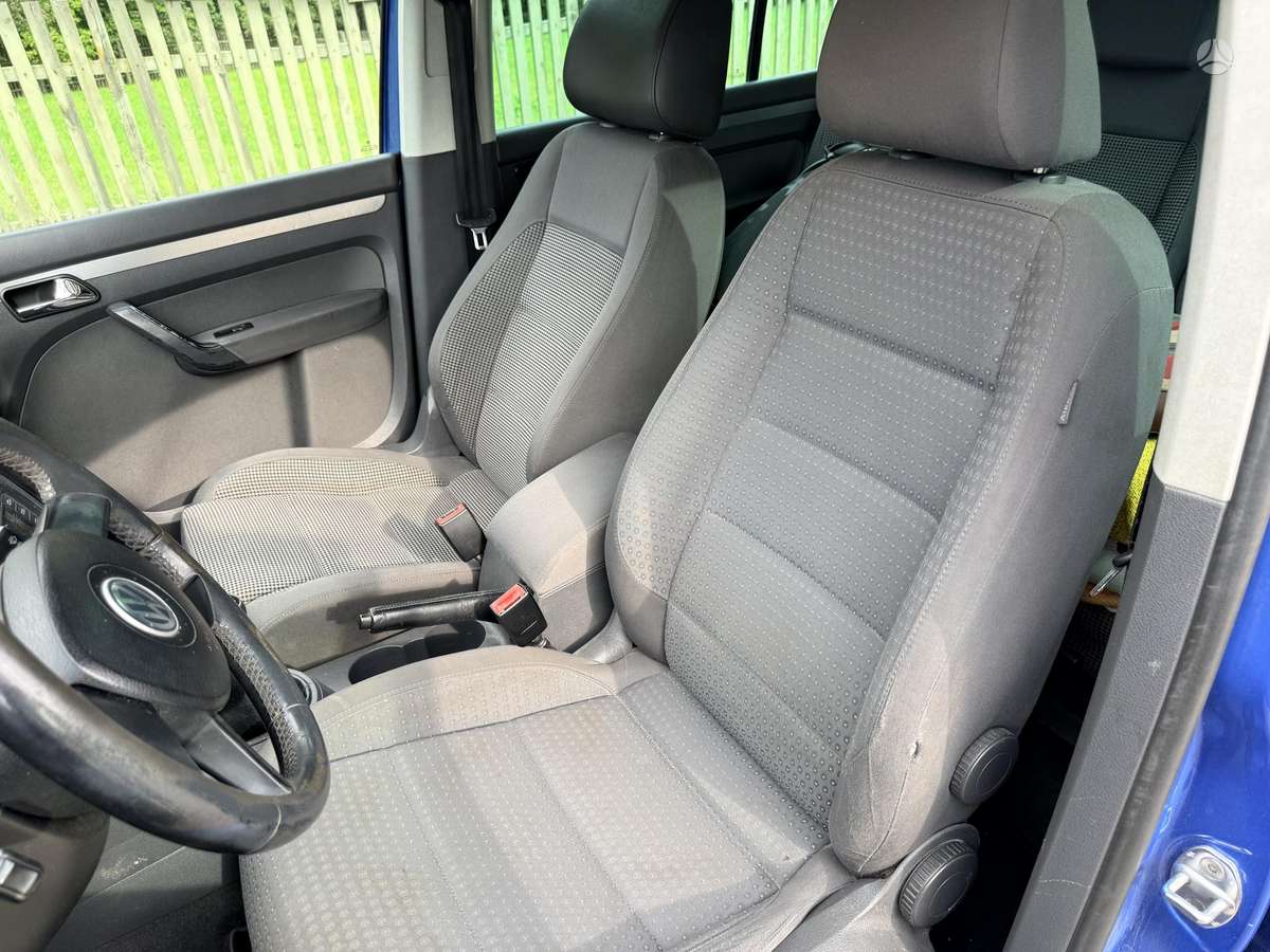 Volkswagen Touran - 11