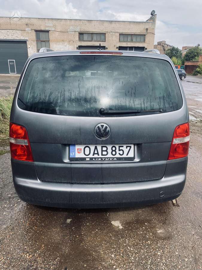 Volkswagen Touran - 5