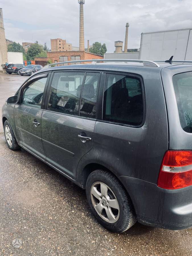 Volkswagen Touran - 7