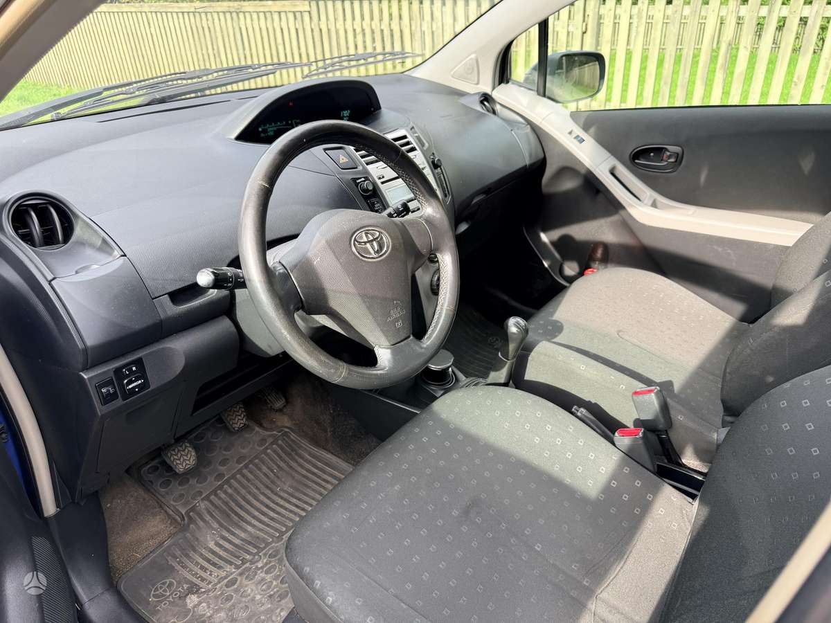Toyota Yaris - 7