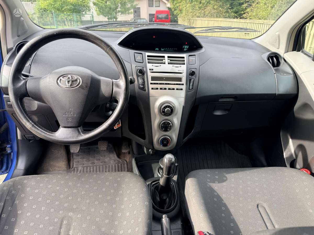 Toyota Yaris - 8