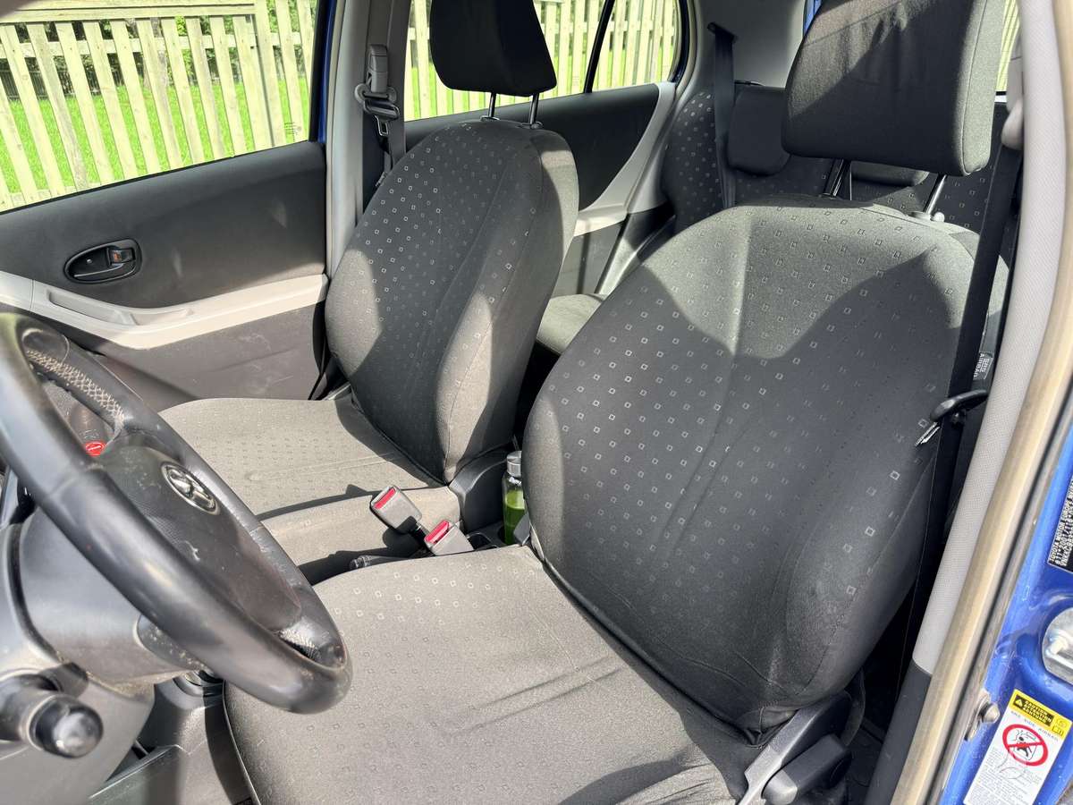 Toyota Yaris - 10