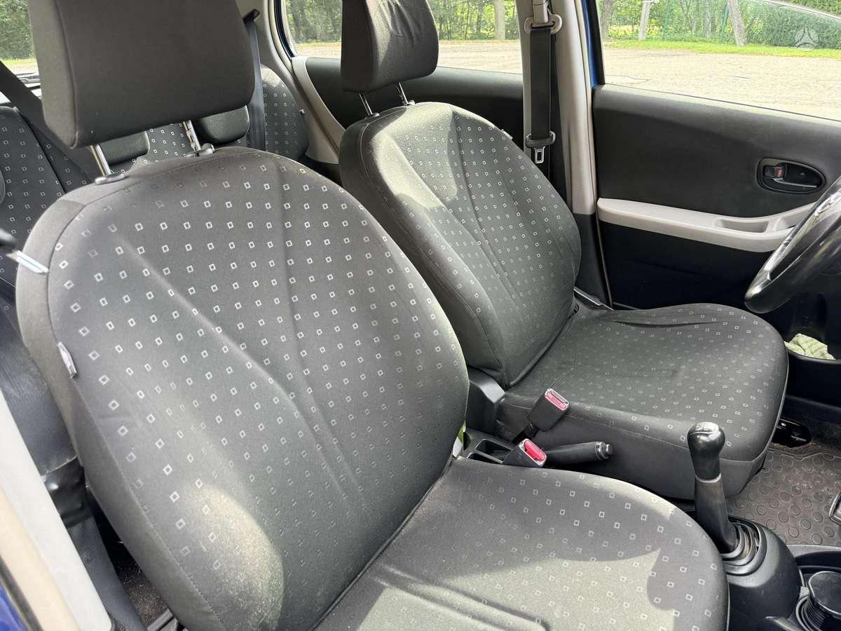 Toyota Yaris - 11